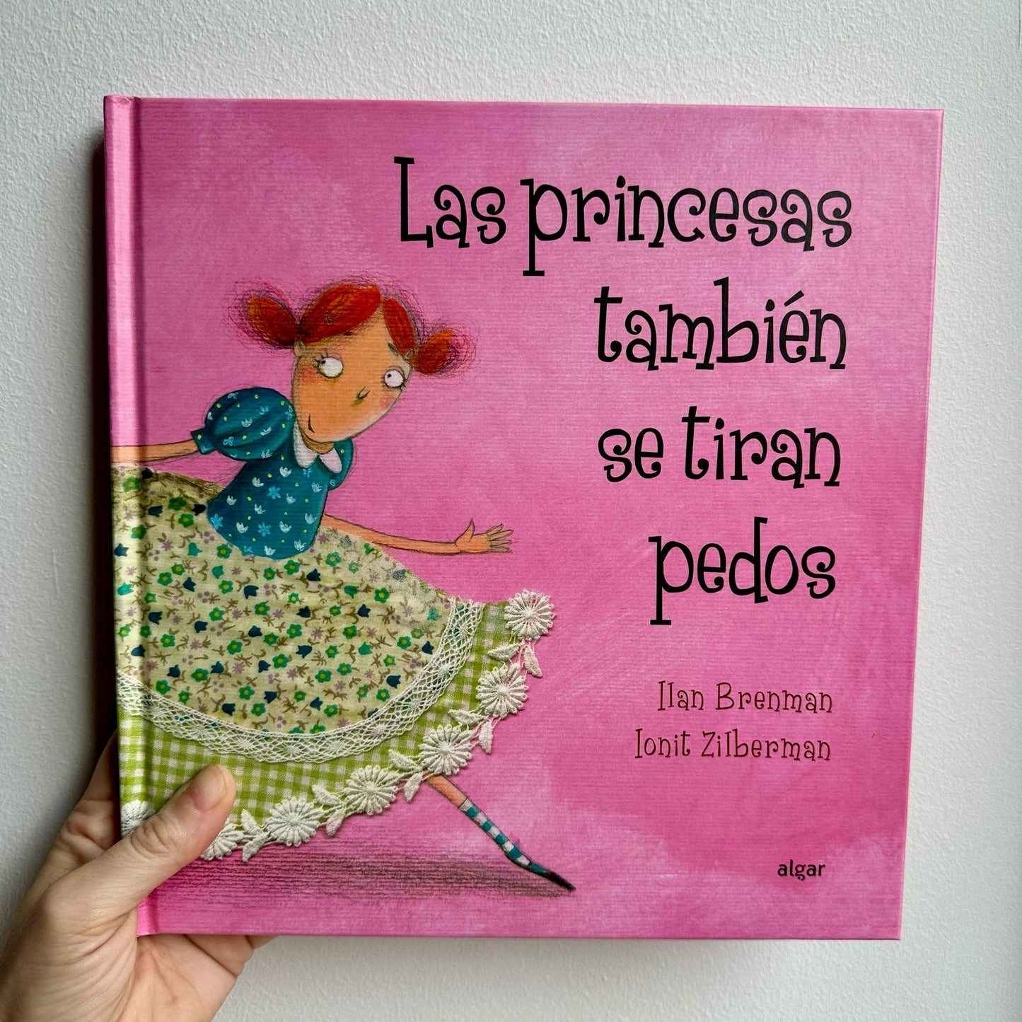 LAS PRINCESAS TAMBIEN SE TIRAN PEDOS