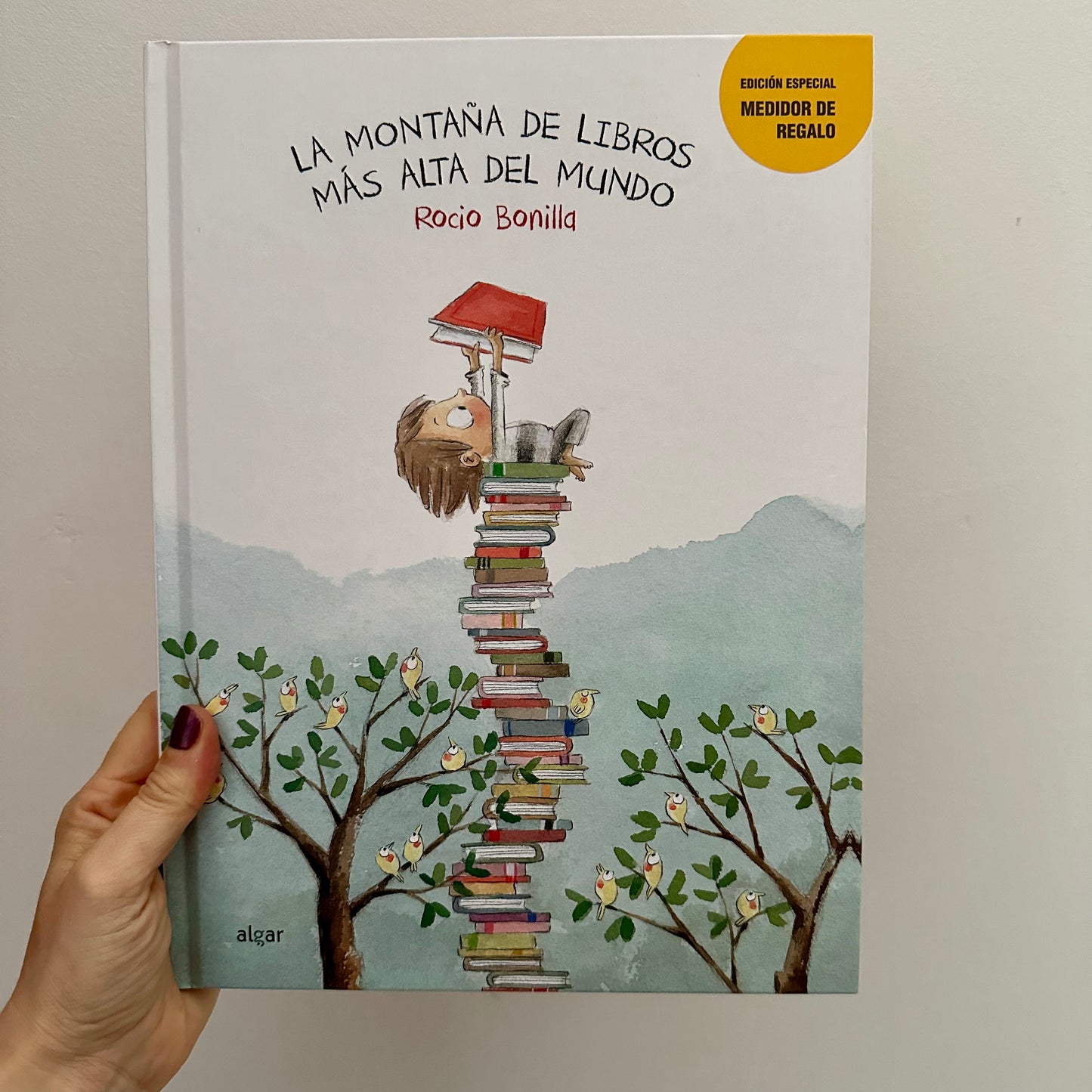 LA MONTAÑA DE LIBROS MAS ALTA DEL MUNDO